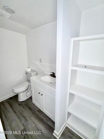 192 Jarrott Street, Holly Springs, MS 38635