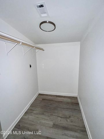 192 Jarrott Street, Holly Springs, MS 38635