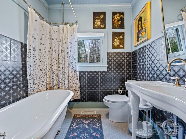 277 Markham Road, Tryon, NC 28782