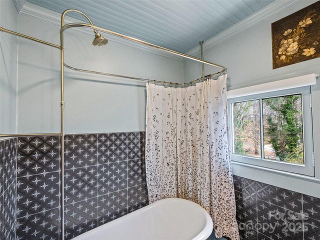 277 Markham Road, Tryon, NC 28782