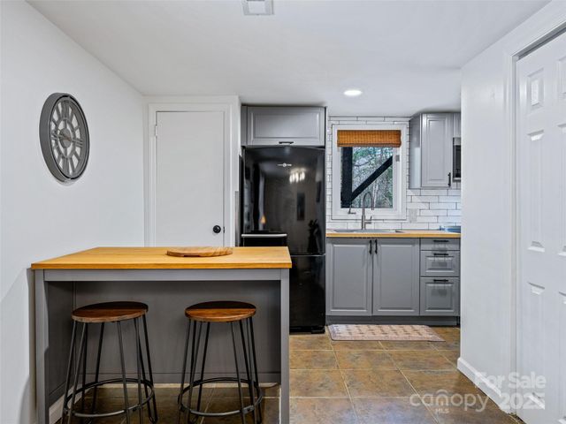 277 Markham Road, Tryon, NC 28782