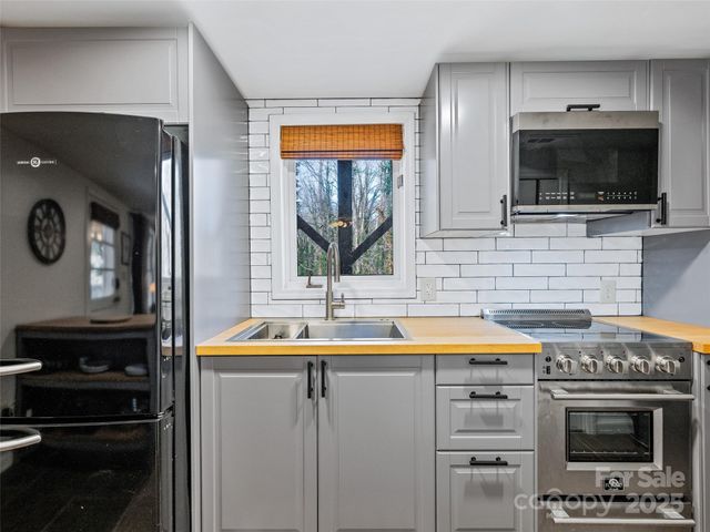 277 Markham Road, Tryon, NC 28782