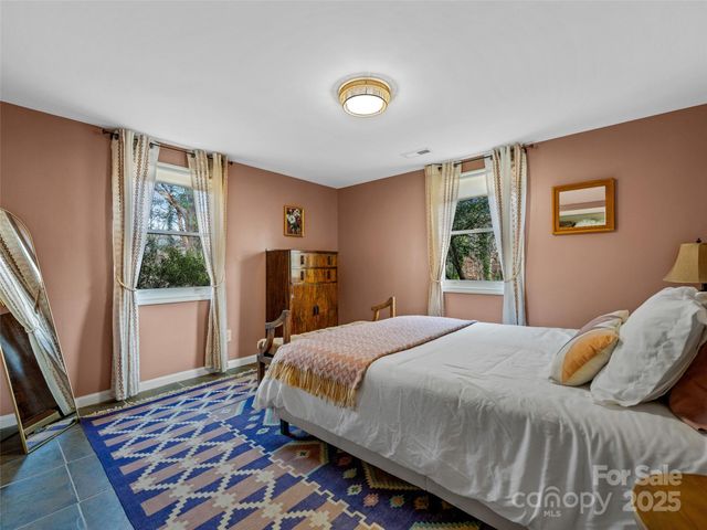 277 Markham Road, Tryon, NC 28782