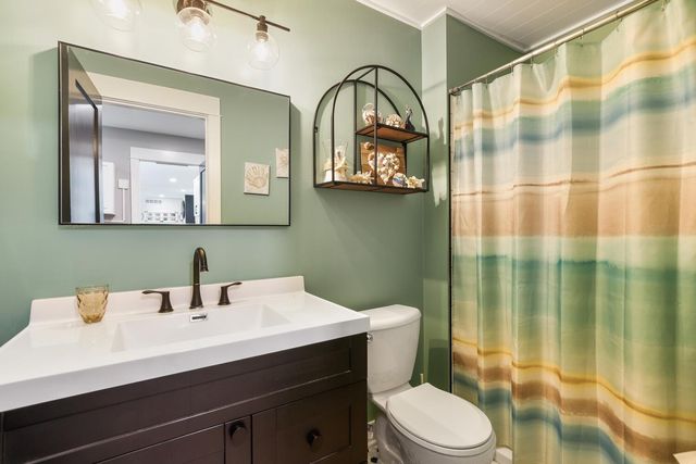 1986 Greenvalley Drive, Crown Point, IN 46307