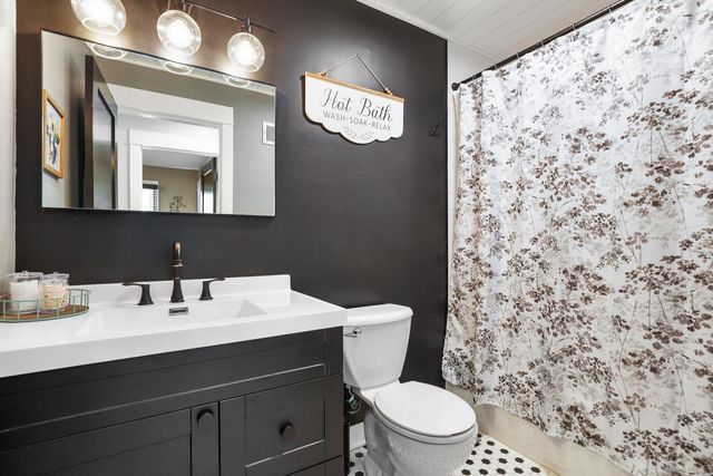 1986 Greenvalley Drive, Crown Point, IN 46307