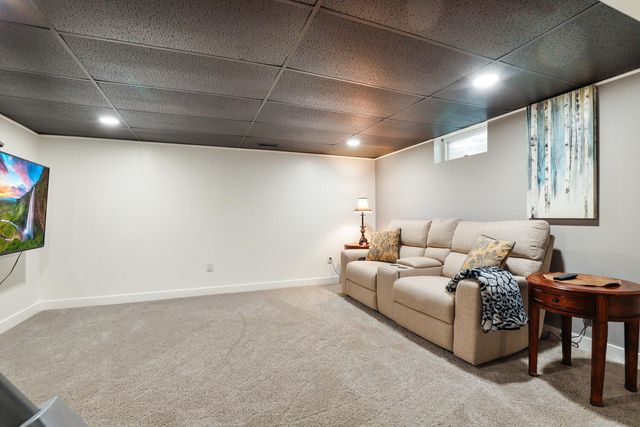 1986 Greenvalley Drive, Crown Point, IN 46307