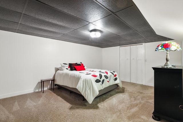 1986 Greenvalley Drive, Crown Point, IN 46307