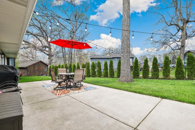 1986 Greenvalley Drive, Crown Point, IN 46307