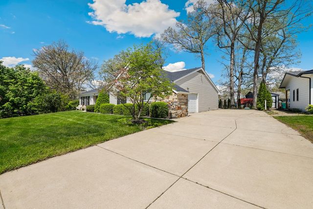 1986 Greenvalley Drive, Crown Point, IN 46307
