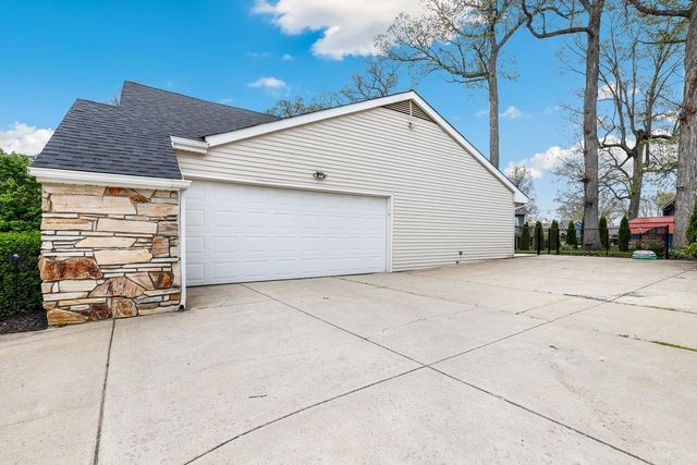 1986 Greenvalley Drive, Crown Point, IN 46307