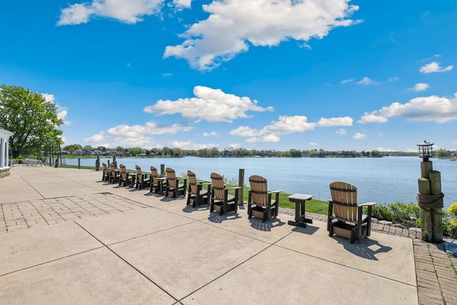 1986 Greenvalley Drive, Crown Point, IN 46307