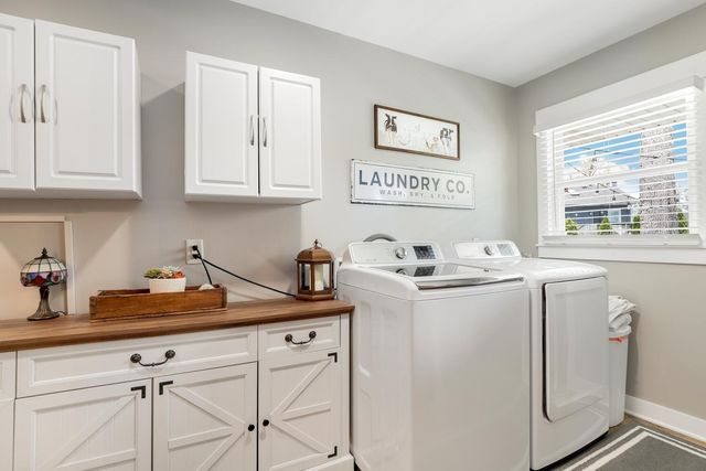 1986 Greenvalley Drive, Crown Point, IN 46307