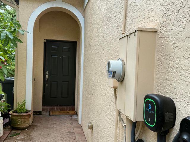 9114 VILLA PALMA Lane, West Palm Beach, FL 33418