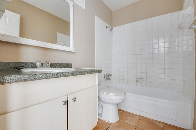 2689 Gessner Road 802, Houston, TX 77080