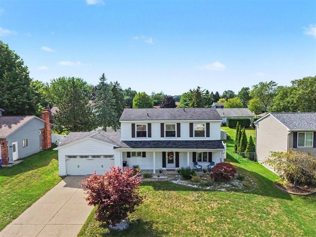 1176 Meadowood Drive, Waterford, MI 48327