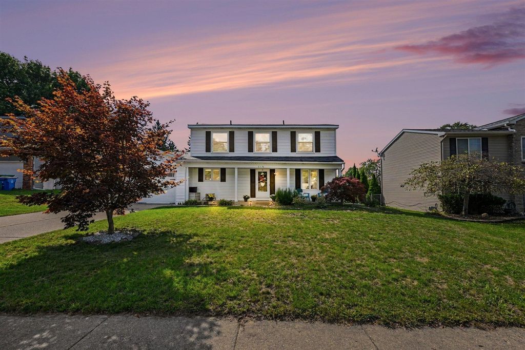 1176 Meadowood Drive, Waterford, MI 48327