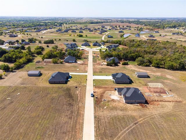 8890 Oak Tree Circle, Edmond, OK 73025