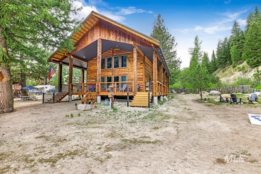 7040 N Rocky Bar Road, Mountain Home, ID 83647