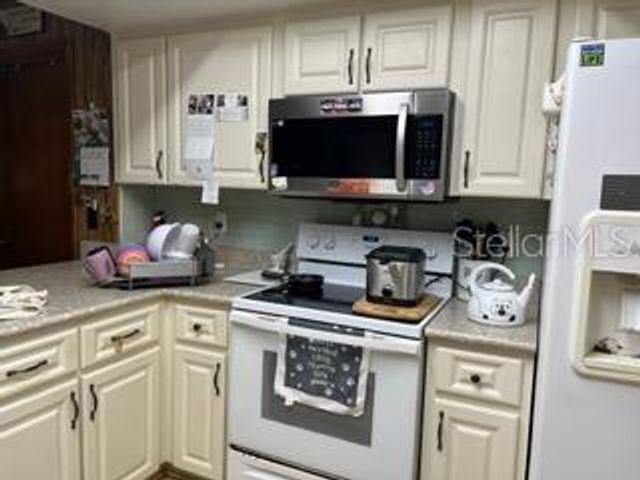 37600 ROLLING ACRES ROAD, Lady Lake, FL 32159