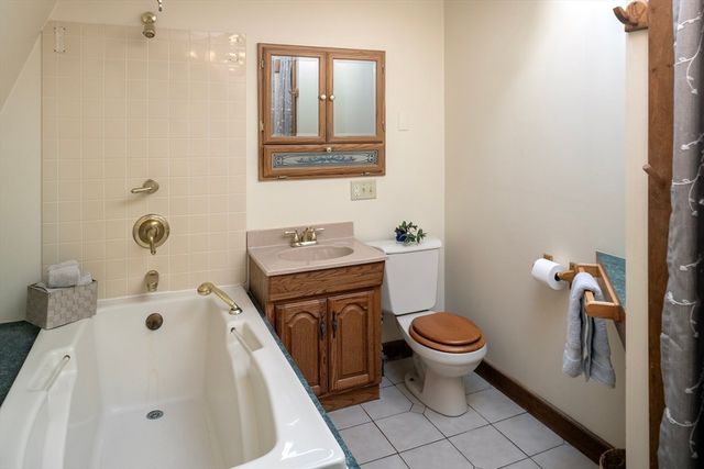 25 Dukes Brook Road, Plympton, MA 02367