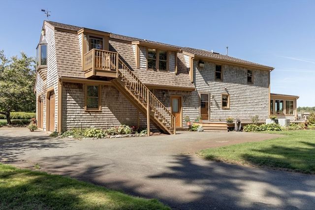 25 Dukes Brook Road, Plympton, MA 02367