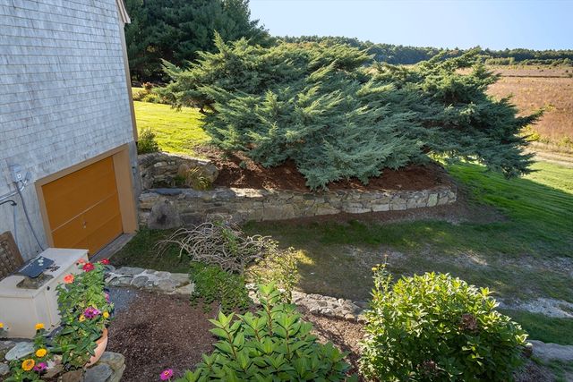 25 Dukes Brook Road, Plympton, MA 02367