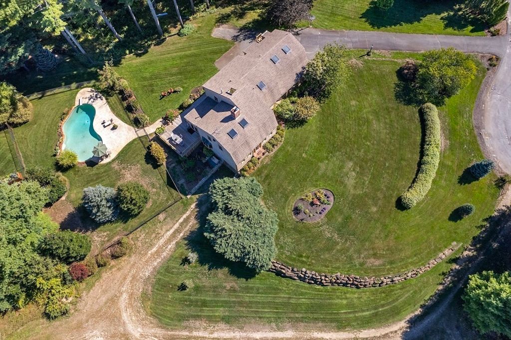 25 Dukes Brook Road, Plympton, MA 02367