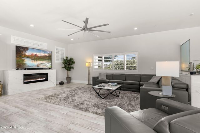 13613 N 76th Street 68, Scottsdale, AZ 85260