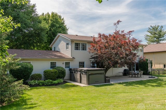 3796 Saint Andrews Drive, Fairborn, OH 45324