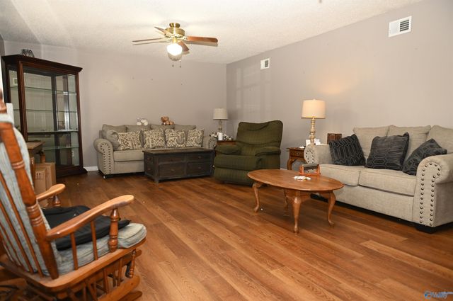 203 Hannah Avenue SE, Attalla, AL 35954