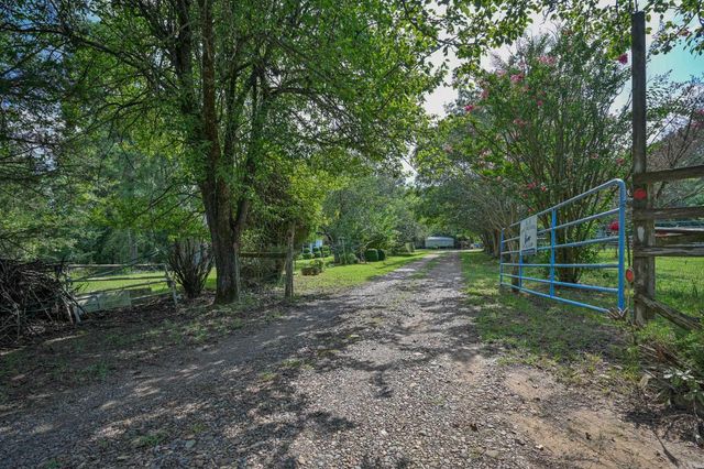 103 Pine Hollow Lane, Mena, AR 71953