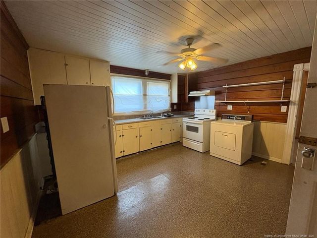 232 B Street, Fayetteville, NC 28301