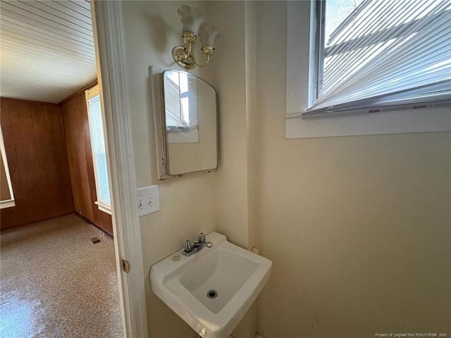 232 B Street, Fayetteville, NC 28301