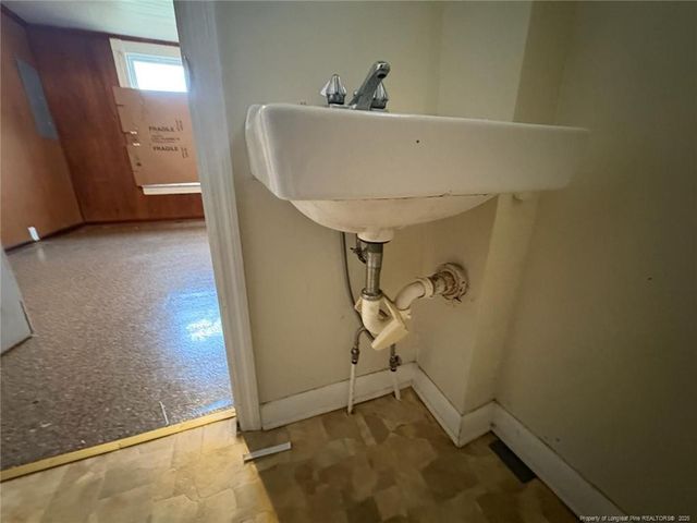 232 B Street, Fayetteville, NC 28301