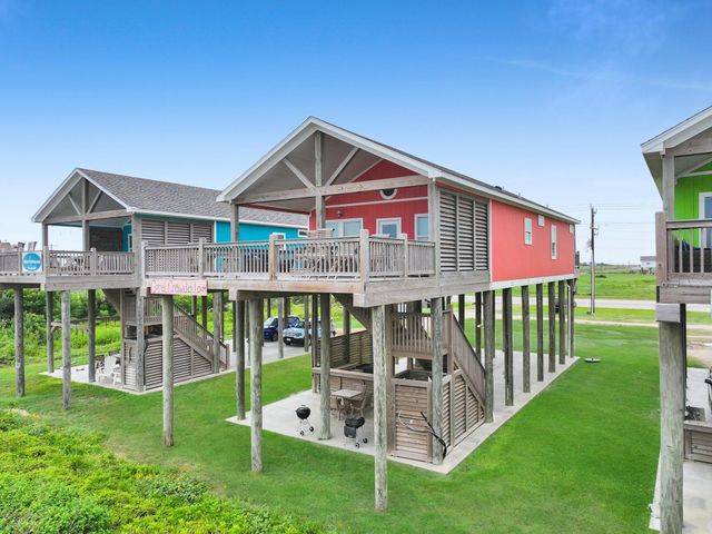 1706 Highway 87, Gilchrist, TX 77617