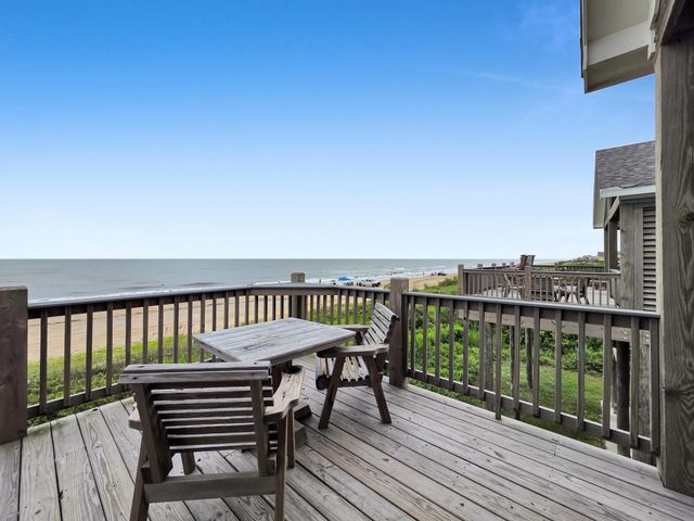 1706 Highway 87, Gilchrist, TX 77617