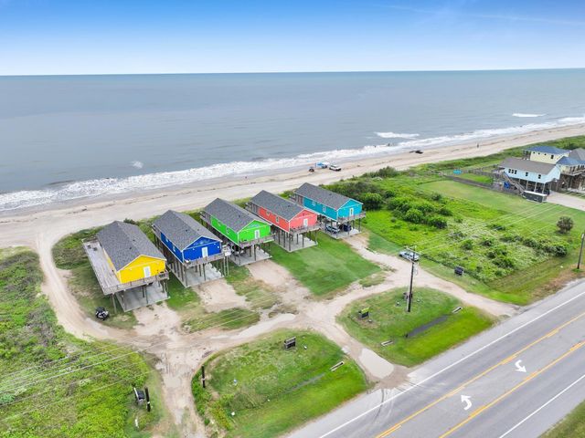 1706 Highway 87, Gilchrist, TX 77617