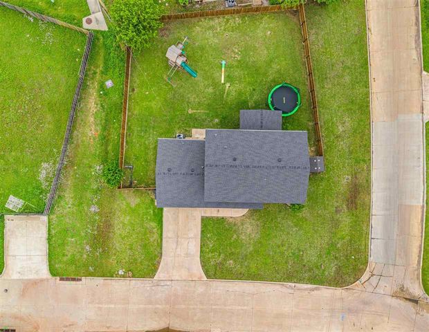 801 NW 40th St, Lawton, OK 73505