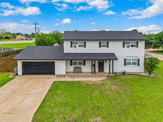 801 NW 40th St, Lawton, OK 73505