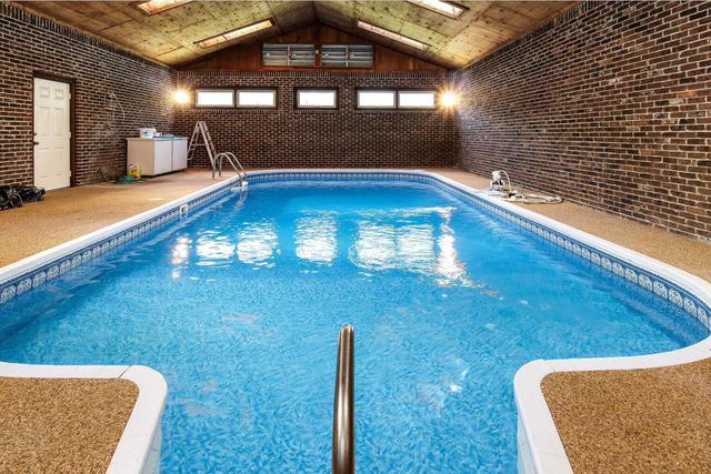 402 Barataria Lane, Fort Walton Beach, FL 32547