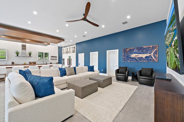 706 Lakeside Circle, North Palm Beach, FL 33408