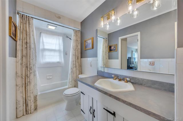 612 Vine Street, Babylon, NY 11702