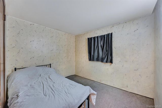 612 Vine Street, Babylon, NY 11702