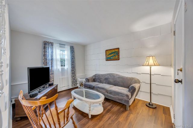 612 Vine Street, Babylon, NY 11702