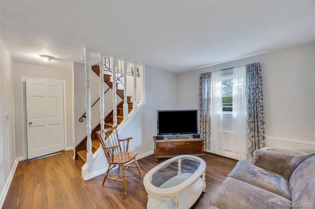 612 Vine Street, Babylon, NY 11702