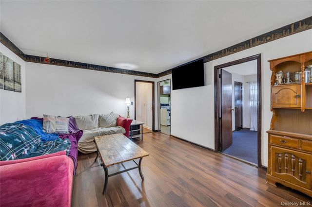612 Vine Street, Babylon, NY 11702