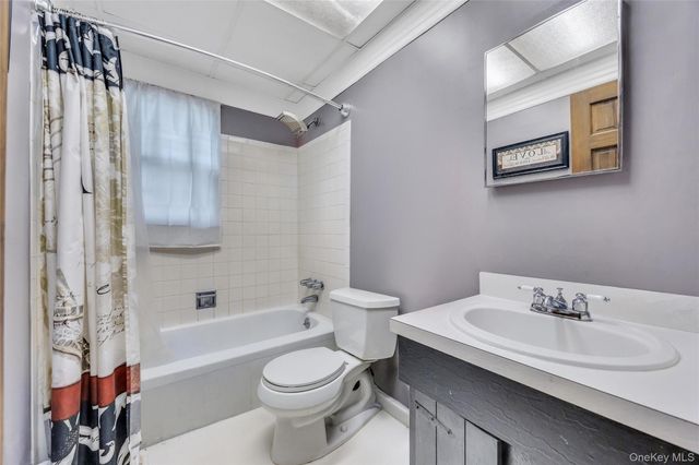 612 Vine Street, Babylon, NY 11702