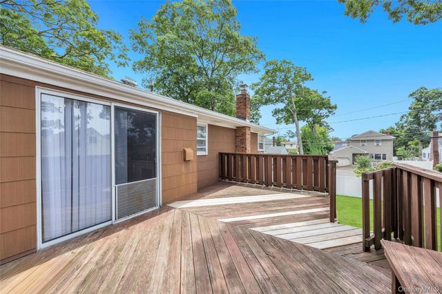 612 Vine Street, Babylon, NY 11702