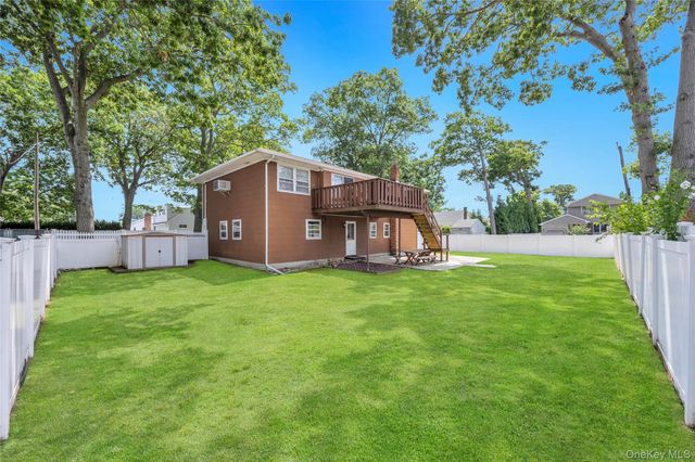 612 Vine Street, Babylon, NY 11702