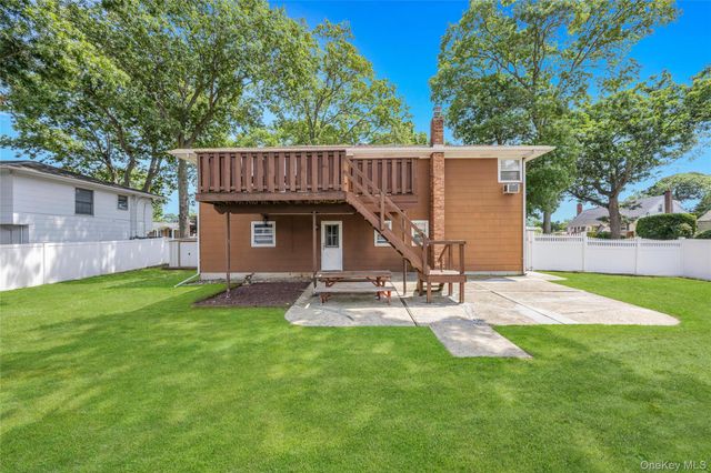 612 Vine Street, Babylon, NY 11702